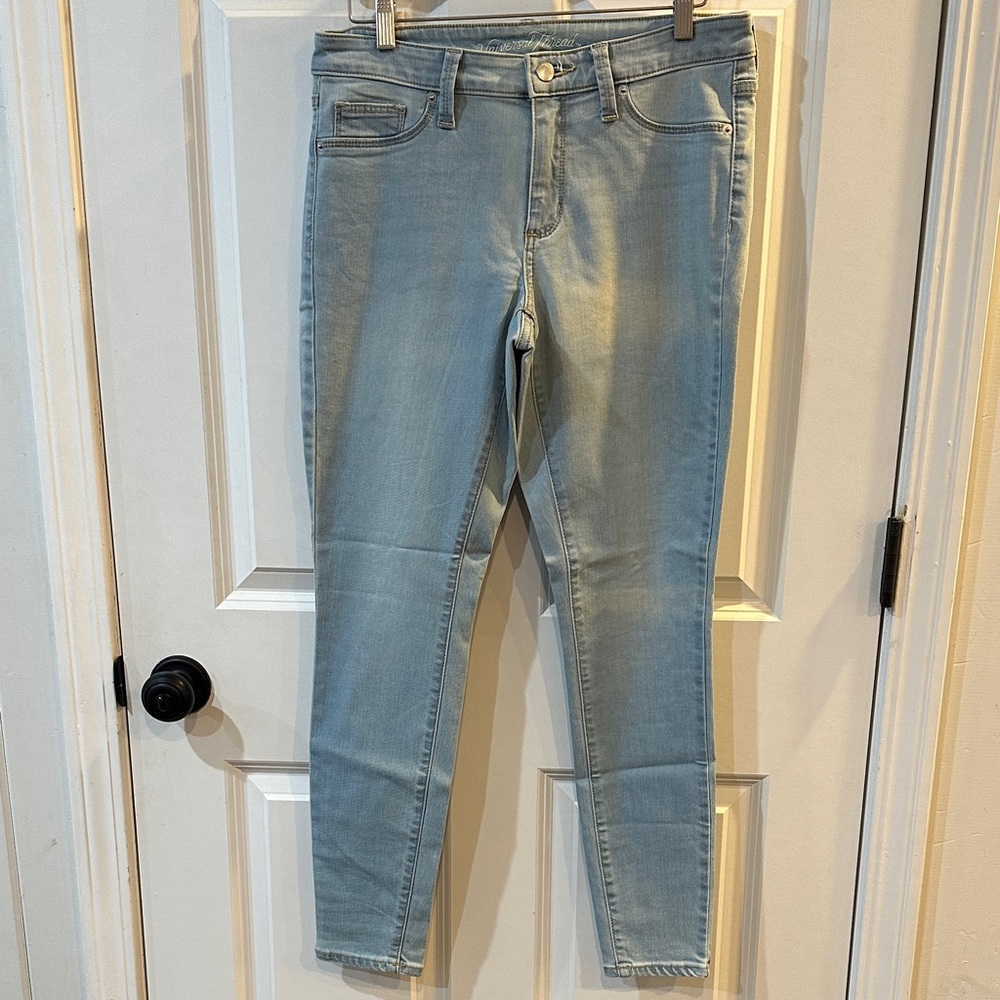 Universal Thread Light Wash Skinny Jeans